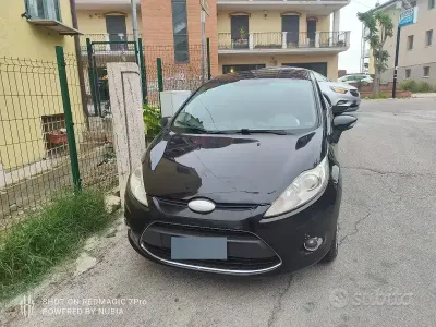 Usata Ford Fiesta 97 CV (71 kW) 2010 Berlina