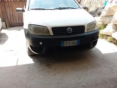 Usata Fiat Punto 60 CV (44 kW) 2004 Utilitaria