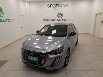 Usata Peugeot 208 Allure 101 CV (74 kW) 2025 Grigio Utilitaria