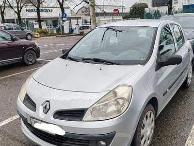 Grigio Usata 2007 Renault Clio II Berlina | 1800 € (Buon prezzo)