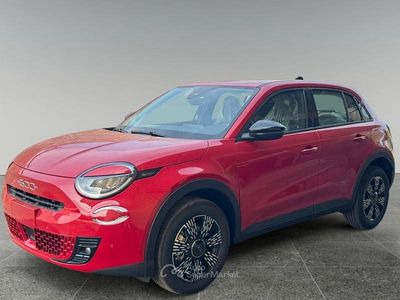 Nouvelle Fiat 600 Icon 101 ch (74 kW) 2025 Rouge SUV