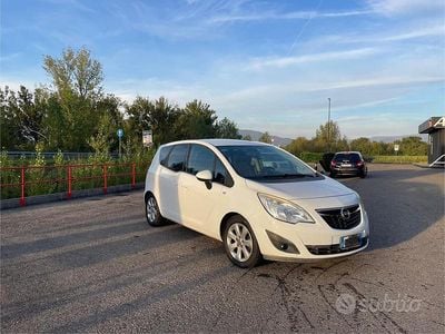 Usata Opel Meriva 120 CV (88 kW) 2012 Bianco Monovolume