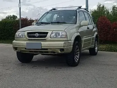 Usata Suzuki Grand Vitara 128 CV (94 kW) 2000 Giallo SUV