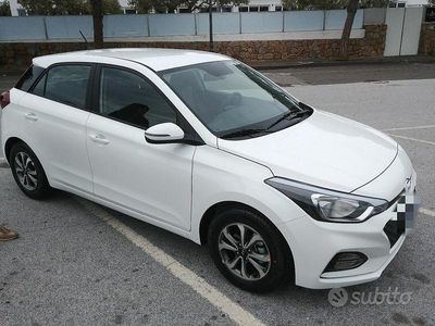 Usata Hyundai i20 75 CV (55 kW) 2019 Bianco Berlina