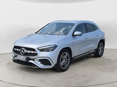 Usata Mercedes GLA180 AMG line 116 CV (85 kW) 2025 Argento SUV