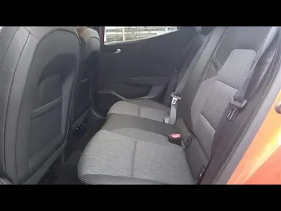 Usata Renault Clio Techno 145 CV (106 kW) 2023 Arancione Utilitaria