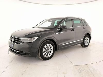 Grigio urano Usata 2022 VW Tiguan Life SUV | 24.500 € (Super prezzo)