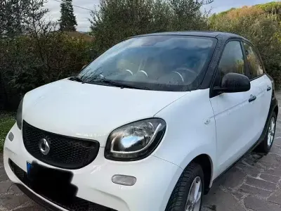 Usata Smart ForFour 41 CV (30 kW) 2017 Bianco Utilitaria