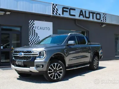 Usata Ford Ranger Platinum 241 CV (177 kW) 2023 Grigio Pick-up