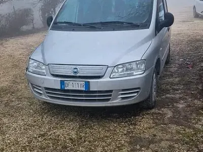 Usata Fiat Multipla 103 CV (75 kW) 2007 Grigio Monovolume