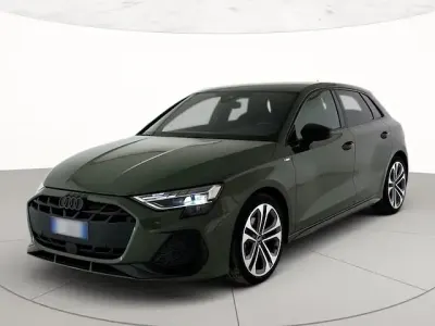 Usata Audi A3 S-Line 150 CV (110 kW) 2025 Verde distretto metallizzato Berlina