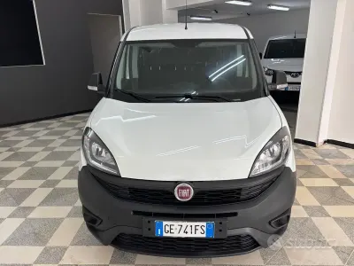 Usata Fiat Doblò S 105 CV (77 kW) 2021 Bianco Monovolume