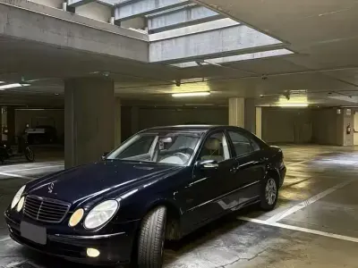 Begagnad Mercedes E280 231 HK (169 kW) 2006 Blå Sedan