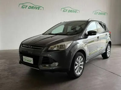 Usata Ford Kuga Titanium 150 CV (110 kW) 2016 Grigio scuro metallizzato SUV