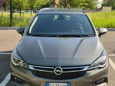 Usata Opel Astra Business 110 CV (80 kW) 2017 Grigio Station wagon