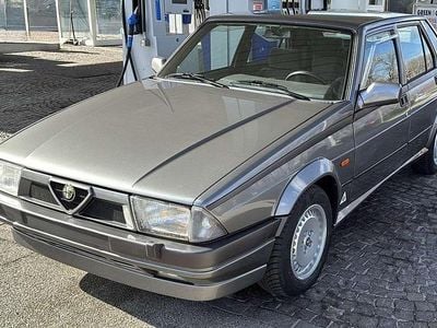 Käytetty Alfa Romeo 75 148 HP (108 kW) 1989 Harmaa Sedan