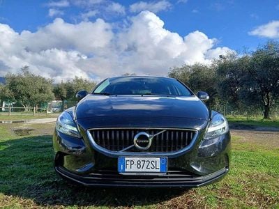 Usata Volvo V40 R-Design 120 CV (88 kW) 2018 Nero Berlina