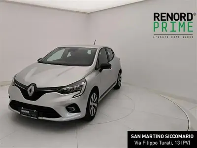 Usata Renault Clio Equilibre 145 CV (106 kW) 2022 Grigio chiaro Utilitaria