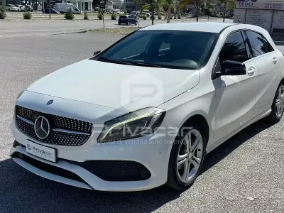 Usata Mercedes A180 109 CV (80 kW) 2015 Bianco Utilitaria