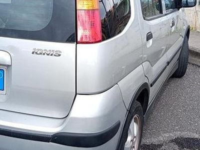 Usata Suzuki Ignis 94 CV (69 kW) 2005 Grigio SUV