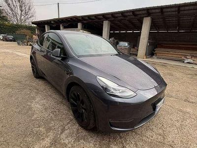 Usata Tesla Model Y 152 kW (208 CV) 2023 Grigio SUV