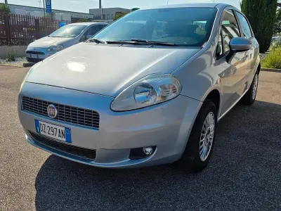 Usata Fiat Grande Punto Dynamic 69 CV (50 kW) 2009 Grigio Utilitaria