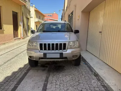 Usata Jeep Grand Cherokee 163 CV (119 kW) 2003 Grigio SUV