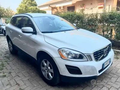 Usata Volvo XC60 163 CV (119 kW) 2011 Bianco SUV