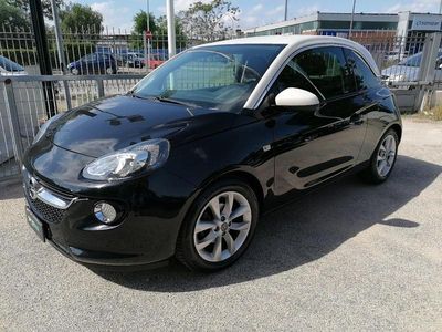 Usata Opel Adam Jam 70 CV (51 kW) 2018 Bicolor bianco/nero Utilitaria