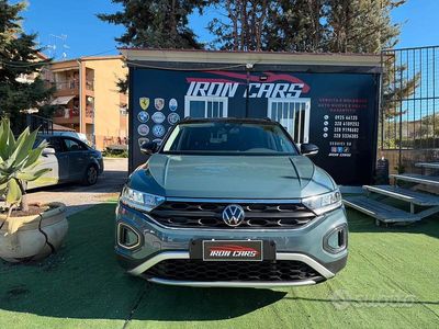 Usata VW T-Roc Style 149 CV (109 kW) 2023 Verde SUV