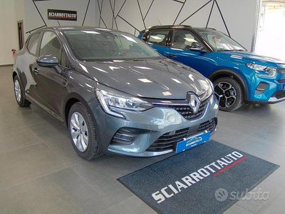 Usata Renault Clio V Intens 85 CV (62 kW) 2020 Grigio Berlina