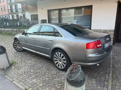 Usata Audi A8 Ambiente 275 CV (202 kW) 2004 Grigio Berlina
