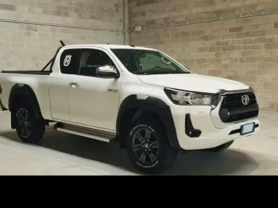 Usata Toyota HiLux Lounge 150 CV (110 kW) 2020 Pick-up
