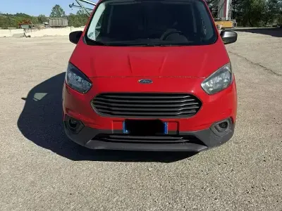 Usata Ford Courier 75 CV (55 kW) 2018 Rosso Monovolume