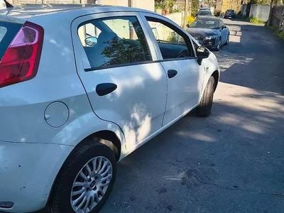 Usata Fiat Grande Punto 77 CV (56 kW) 2015 Bianco Utilitaria