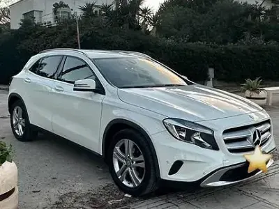 Usata Mercedes GLA200 136 CV (100 kW) 2015 Bianco SUV