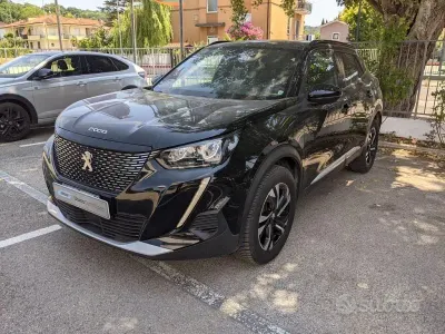 Usata Peugeot 2008 Active 101 CV (74 kW) 2023 Nero SUV