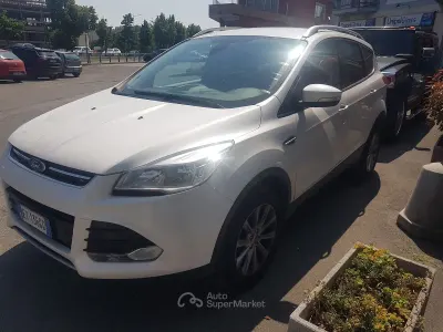 Usata Ford Kuga 150 CV (110 kW) 2015 Bianco SUV