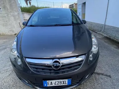 Usata Opel Corsa Sport 130 CV (95 kW) 2010 Grigio Utilitaria