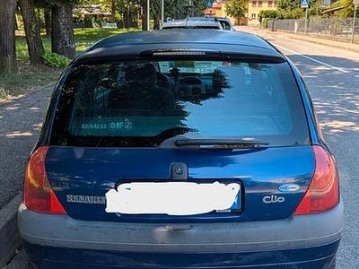 Usata Renault Clio II 2001 Blu