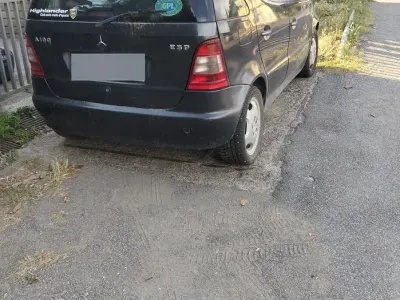 Usata Mercedes A160 102 CV (75 kW) 1999 Grigio Utilitaria