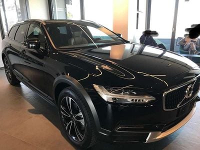 Begagnad Volvo V90 CC Pro 190 HK (139 kW) 2019 Svart Kombi