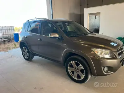 Usata Toyota RAV4 150 CV (110 kW) 2009 Marrone SUV