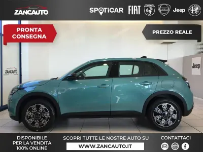 Nuova Fiat 600 Icon 110 CV (80 kW) 2026 Blu/azzurro SUV