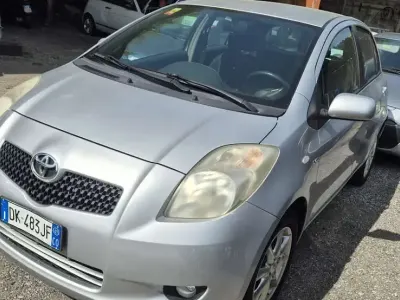 Usata Toyota Yaris Sol 75 CV (55 kW) 2003 Other Berlina