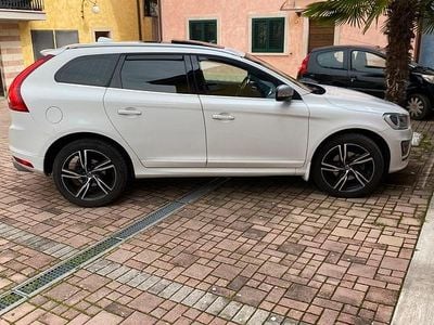 Usata Volvo XC60 R-Design 190 CV (139 kW) 2017 Bianco SUV
