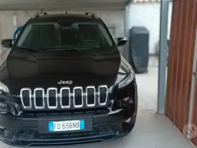 Używany Jeep Cherokee 140 KM (102 kW) 2016 Czarny SUV