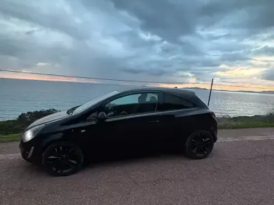 Usata Opel Corsa 69 CV (50 kW) 2011 Nero Utilitaria