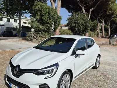 Usata Renault Clio V Intens 101 CV (74 kW) 2021 Berlina
