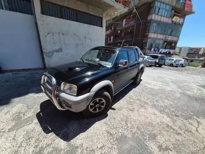 Usata Mitsubishi L200